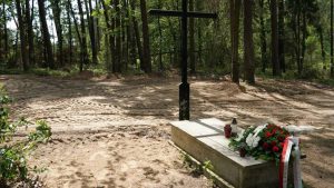 Descubren una fosa común con 8000 víctimas del nazismo en Polonia