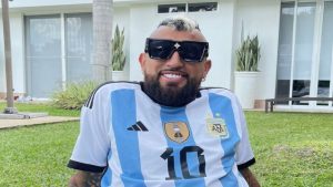 Mundial de Qatar 2022: Arturo Vidal festejó con la camiseta de la Selección Argentina