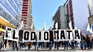 Enorme movilización en Mar del Plata en repudio al atentado contra Cristina Kirchner