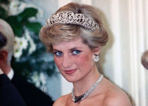 Inglaterra coronó a Carlos III como su nuevo monarca y miles de internautas recordaron a la princesa Diana