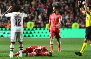 Marcelo Vieira lesionó a Luciano Sánchez en plena Copa Libertadores y se disculpó públicamente