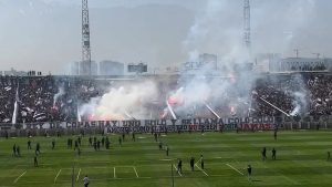 Chile: colapsó el techo de una tribuna llena de hinchas