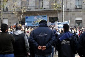 Movilización de municipales en Mar del Plata por reclamos salariales