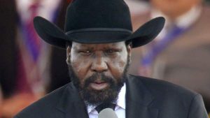 El presidente de Sudán del Sur se orinó en una transmisión en vivo