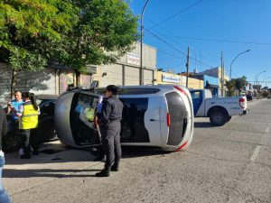 Mar del Plata: Impactante choque y vuelco en Peralta Ramos