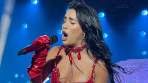 Lali Espósito se quedó sin sonido en medio de un recital: su reacción fue viral en redes
