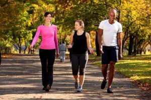 Harvard comparte cuantos pasos deberíamos caminar por día para estar saludables