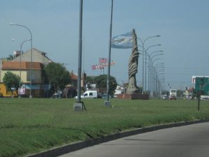 Circulaba en moto, lo arrolló un camión en Champagnat y murió