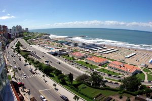 Ceden arena excedente de la costa portuaria para recuperar la superficie pública de Playa Grande