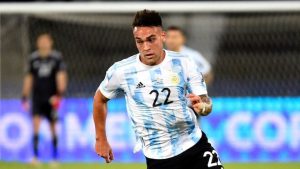 ¿El VAR tuvo un error?: Continúa la polémica por la anulación del gol de Lautaro Martínez
