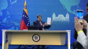 Venezuela denuncia que tiene 30.000 millones de dólares “secuestrados”