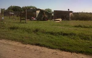 Familias de los terrenos en Las Heras se resistirán al desalojo