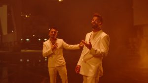 Ricky Martin lanza una nueva versión de “Fuego de noche, nieve de día”