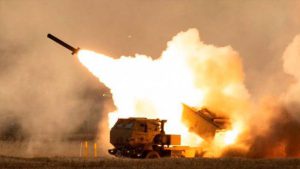 Guerra en Ucrania: Con los cohetes HIMARS destruyen 50 depósitos de munición rusos