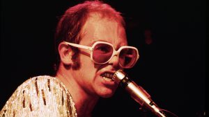 Un día como hoy: Elton John lanzó “Caribou”