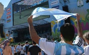 Arena Fan Fest Mar del Plata: los marplatenses disfrutan el partido  de Argentina  ante Países Bajos