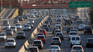 CABA: las cámaras comenzarán a multar a los conductores que usan el celular al volante