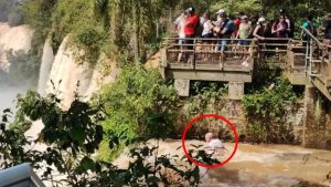 Turista capta el momento en el que un hombre cae por las Cataratas del Iguazú