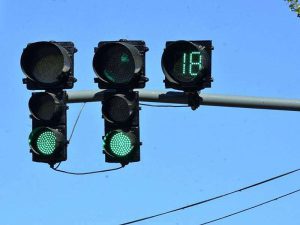 Fotomultas: piden instalar semáforos con cuenta regresiva