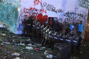Incidentes en el Obelisco: los festejos dejaron 14 detenidos y 21 policías heridos