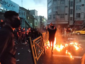 Sigue creciendo la cifra por la protesta contra el velo y la policía moral en Irán