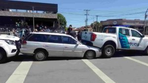 Chocó a un patrullero y registraba un pedido de internación previo