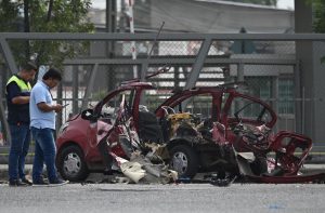 Ecuador: Una cárcel amotinada y coches bomba