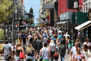 Proponen establecer un horario de atención en los comercios  para las personas con TEA