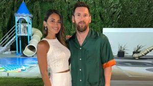 El nuevo estilo de Lionel Messi: camisas y bermudas de seda