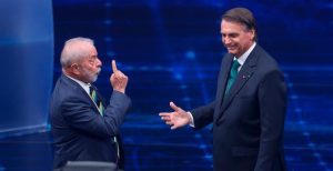 Elecciones en Brasil: Bolsonaro y Lula no se dan descanso en un debate un poco sucio