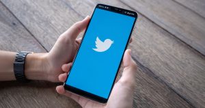 Twitter: la CEO defendió las restricciones de lectura