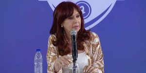 Cristina Fernández de Kirchner: “Acá no hay renunciamiento ni autoexclusión, hay proscripción”