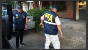 Detienen a un hombre acusado de comercializar cocaína