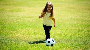 Alma de goleadora: el libro infantil que alienta el debate sobre las niñas que quieren dedicarse a jugar al fútbol