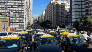 Taxistas analizan los pasos a seguir tras el paro del viernes