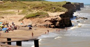 Un hombre cayó desde un acantilado de 10 metros en Mar del Plata y murió