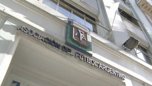 La AFA suspende todos los partidos de la fecha tras la muerte del hincha de Gimnasia