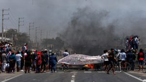 Crisis política en Perú: decretan toque de queda de tres días en Puno tras las muertes por las protestas
