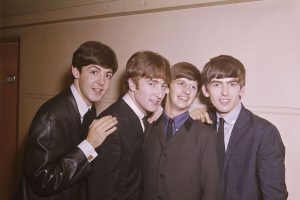 La historia detrás del corte de cabello de Los Beatles
