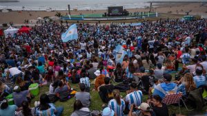 Fin de semana largo: ¿dónde se podrá ver el partido de la Selección Argentina en la costa bonaerense?