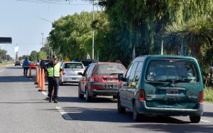 Una mujer resulto detenida tras chocar un auto estacionado en Mar del Plata