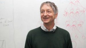 Geoffrey Hinton y la Inteligencia Artificial: ¿quienes son los expertos que están en contra del avance de las nuevas tecnologías?