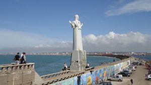 Mar del Plata: impactante video del Monumento a San Salvador en la niebla