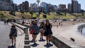 Luego del record de turistas los marplatenses se preguntan cuándo es el próximo finde XXL