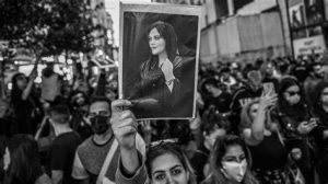 La selección Irani protesta por la muerte de Mahsa Amini