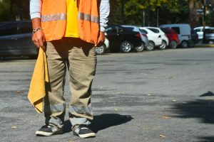 Avanza la regulación de cuidacoches en Mar del Plata