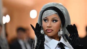 Cardi B es denunciada por golpear a una mujer durante un show en Las Vegas