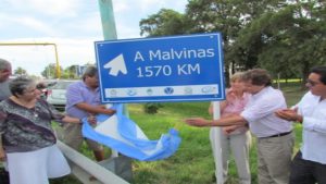 Camino hacia Malvinas, instalarán carteles en los accesos con las distancias a las islas