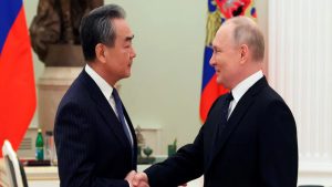 Vladimir Putin recibió al ministro de Relaciones Exteriores de China