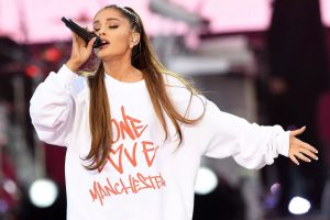 Un día como hoy Ariana Grande celebra el concierto One Love Manchester